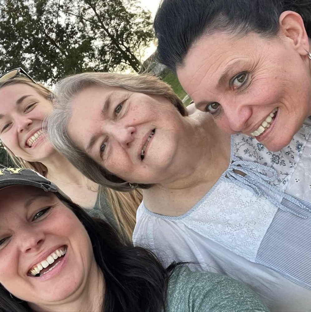 Meet your Posher, Sandra